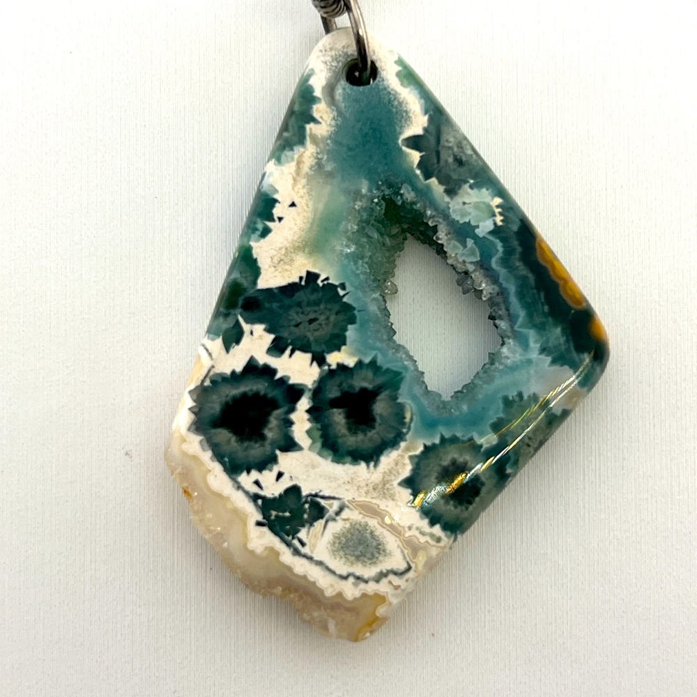 Vintage Ocean Jasper Geode Pendant Silver Toned Rope Chain - Picture 5 of 8